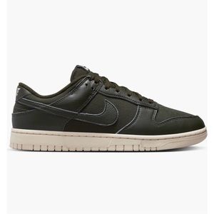 Nike Dunk Low Retro Premium Sneaker